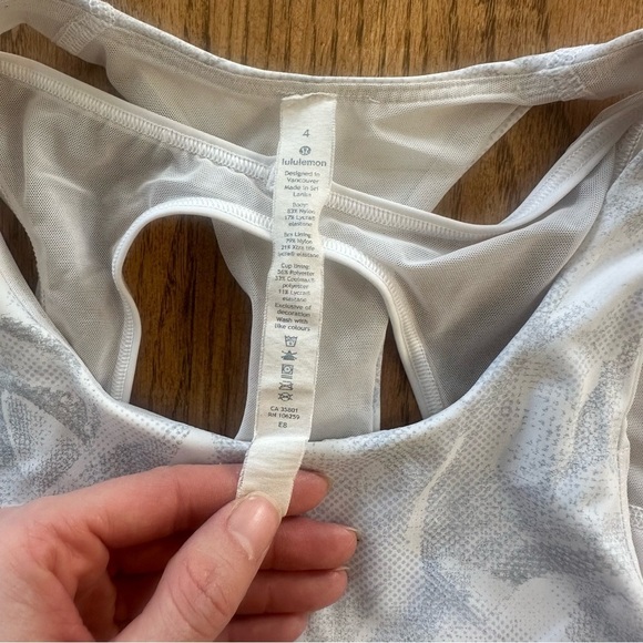 Lululemon Double Lined Tank Bra Size 4 White Multi Mesh Sporty Athletic Top - Picture 3 of 8